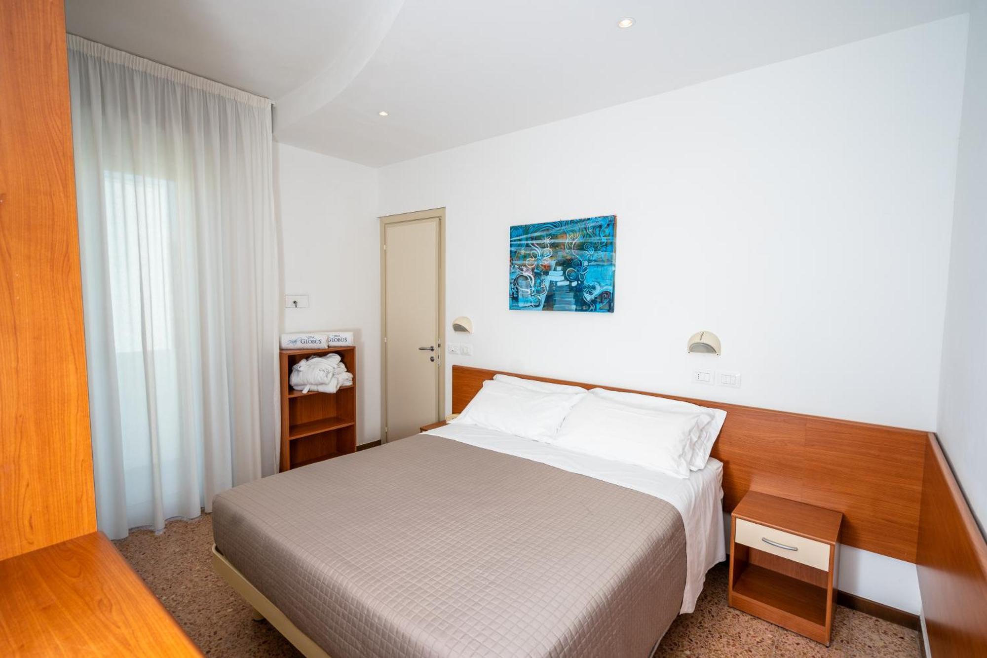 Globus Hotel 3*